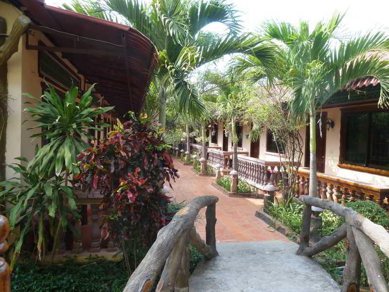 Lotus Lodge Σιέμ Ρέαπ Εξωτερικό φωτογραφία